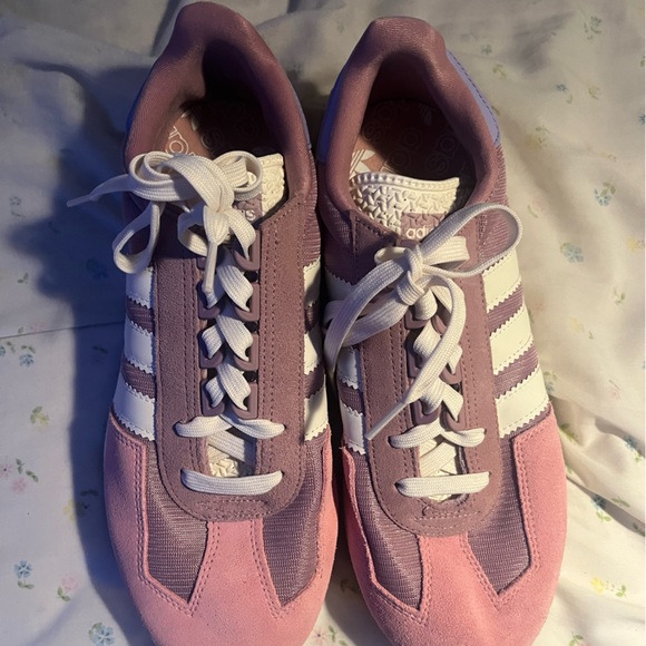 BRAND NEW! Adidas sneakers! - Picture 4 of 6